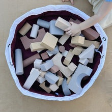 Load image into Gallery viewer, The Cinch (camel/onyx)